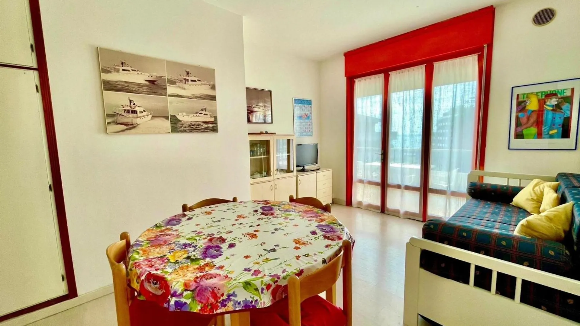 Superb Apartment With Swimming Pool In Front Of The Beach Porto Santa Margherita di Caorle Italy
