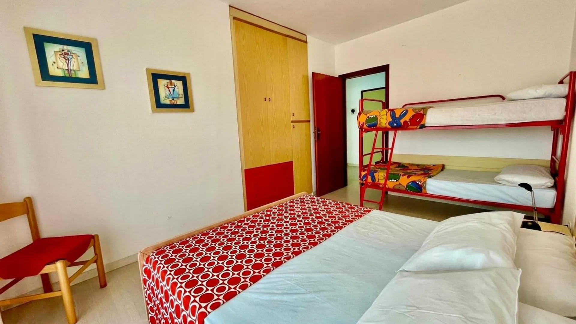 Superb Apartment With Swimming Pool In Front Of The Beach Porto Santa Margherita di Caorle