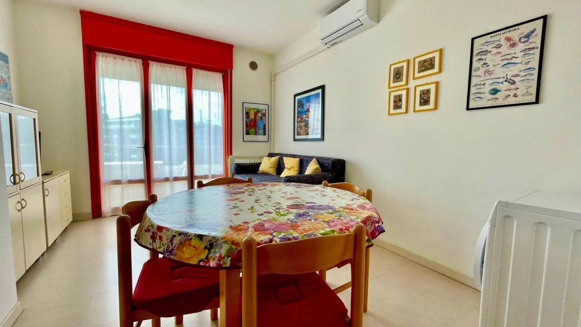 Superb Apartment With Swimming Pool In Front Of The Beach Porto Santa Margherita di Caorle