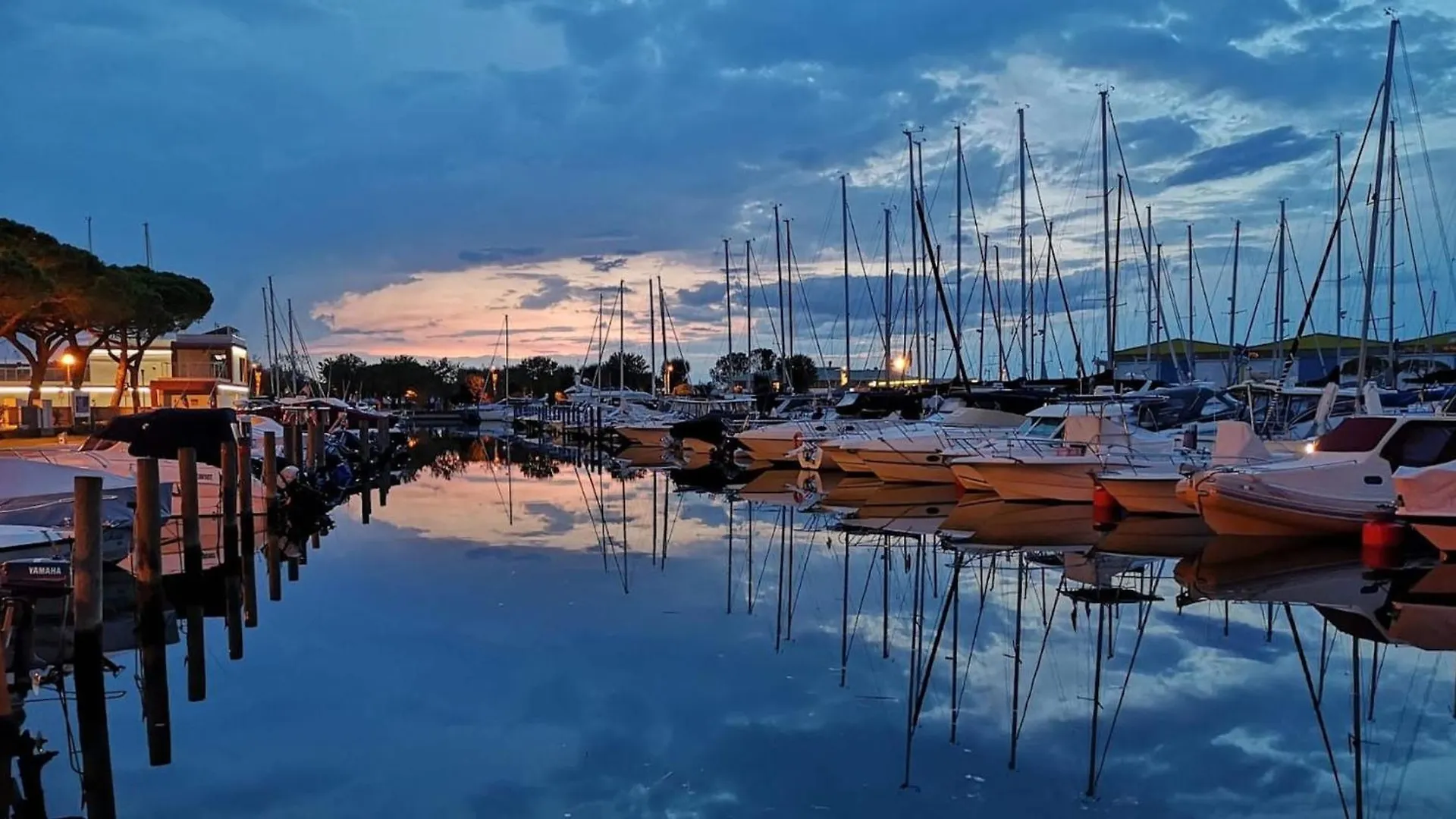 Superb Apartment With Swimming Pool In Front Of The Beach Porto Santa Margherita di Caorle