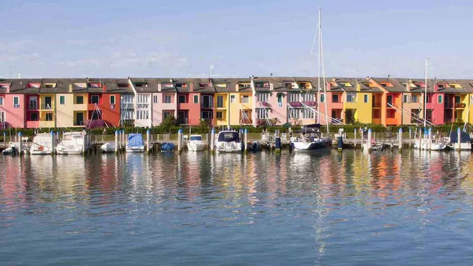 Superb Apartment With Swimming Pool In Front Of The Beach Porto Santa Margherita di Caorle