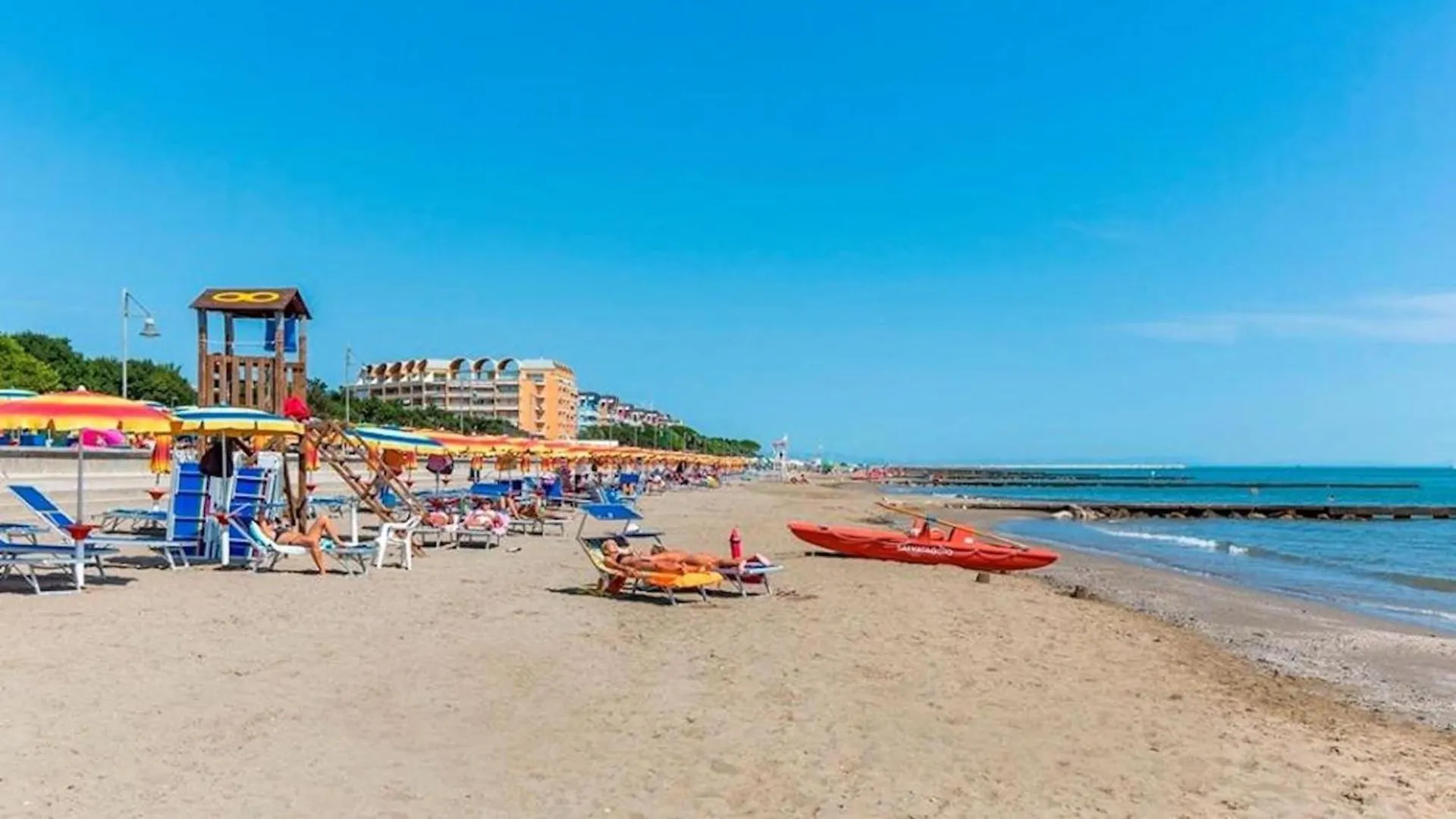 Superb Apartment With Swimming Pool In Front Of The Beach Porto Santa Margherita di Caorle Italy