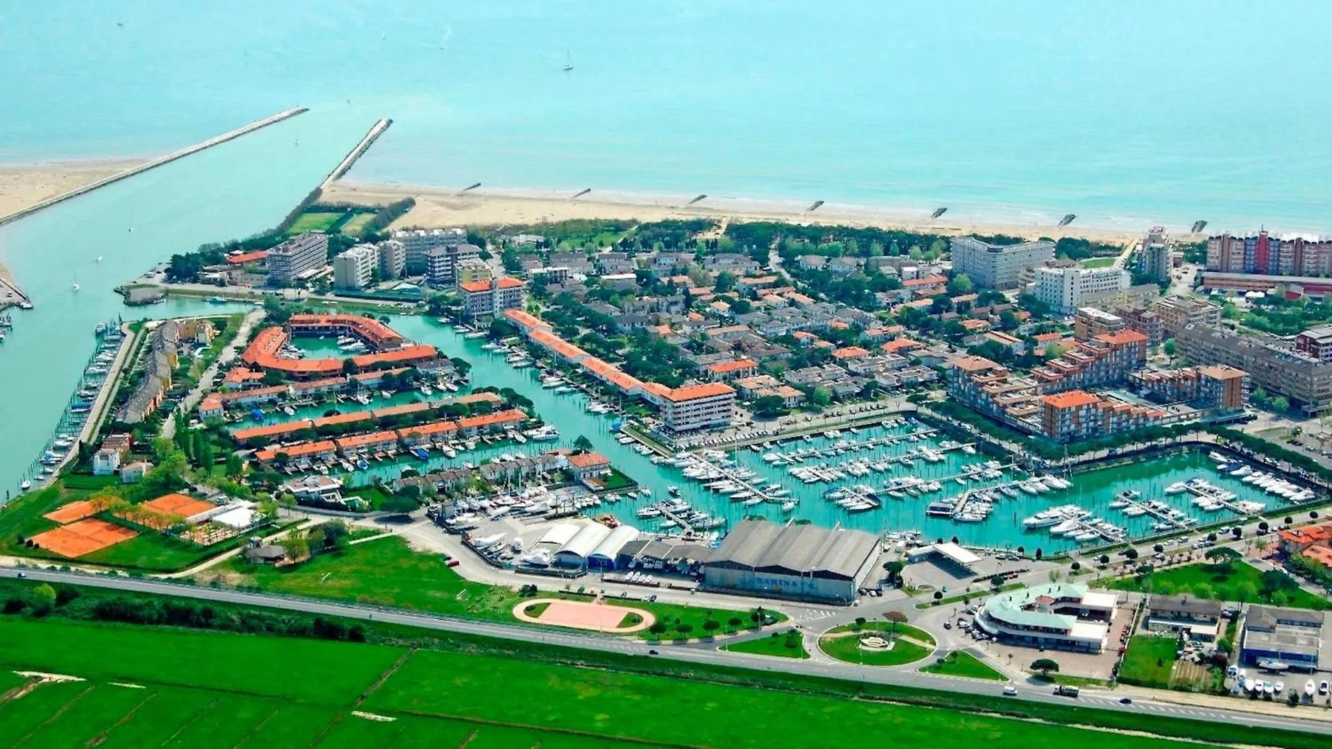 Superb Apartment With Swimming Pool In Front Of The Beach Porto Santa Margherita di Caorle 0*,