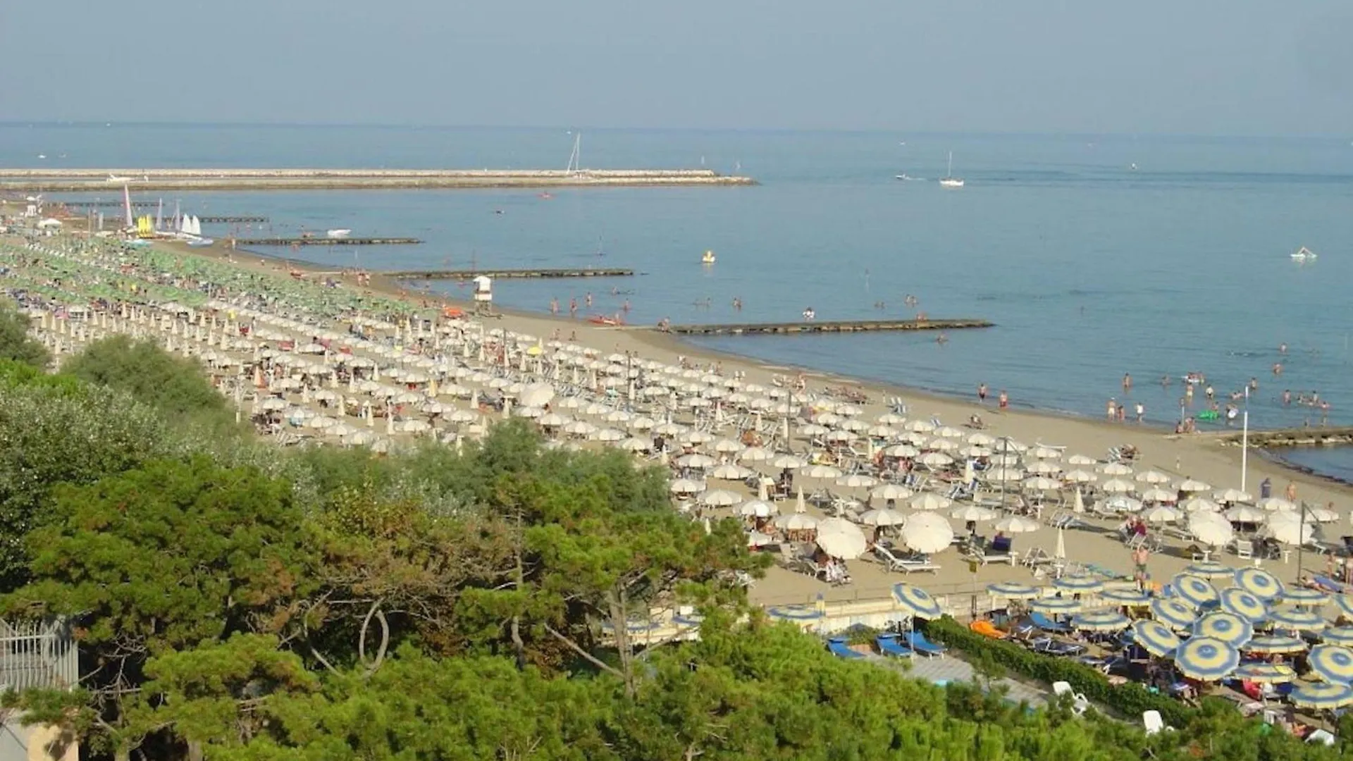 Superb Apartment With Swimming Pool In Front Of The Beach Porto Santa Margherita di Caorle