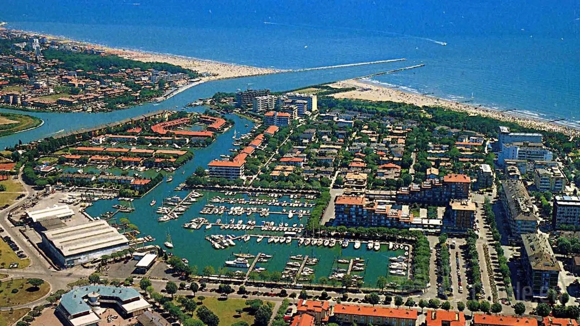 Superb Apartment With Swimming Pool In Front Of The Beach Porto Santa Margherita di Caorle 0*,  Italy